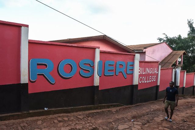 The bilingual Rosière High School, Yaounde, Cameroon (©AFP)